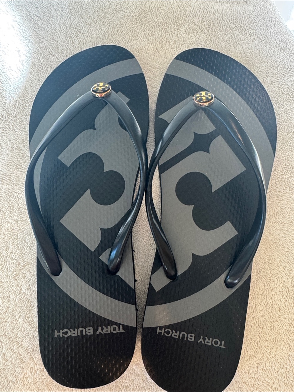 Tory Burch NWOT Black and Gray Logo Flip Flops Women’s 8 - Picture 2 of 11